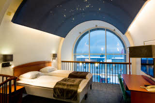 Photo by: Stian Klaussen, Vizuelli Presidental Suite, bed